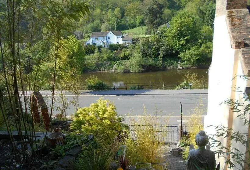 Riverside Bed & Breakfast