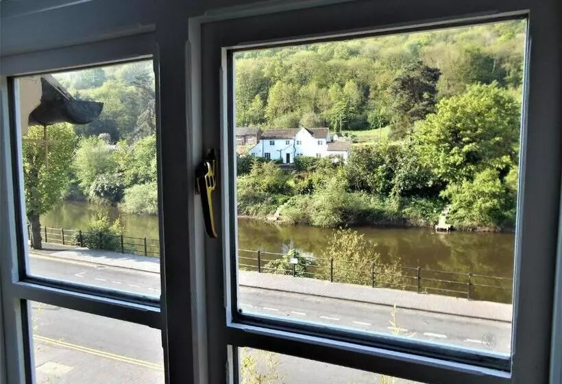 Riverside Bed & Breakfast