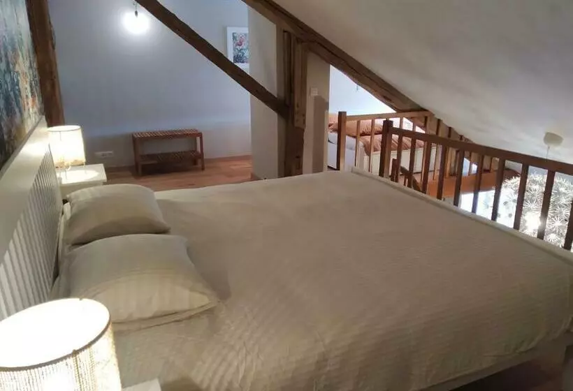 ベッドアンドブレックファースト A La Grange D En Haut