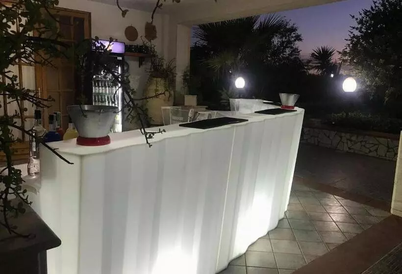 تختخواب و صبحانه Villa Milici