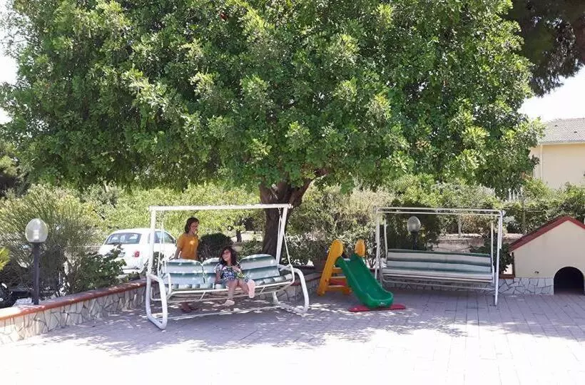 تختخواب و صبحانه Villa Milici
