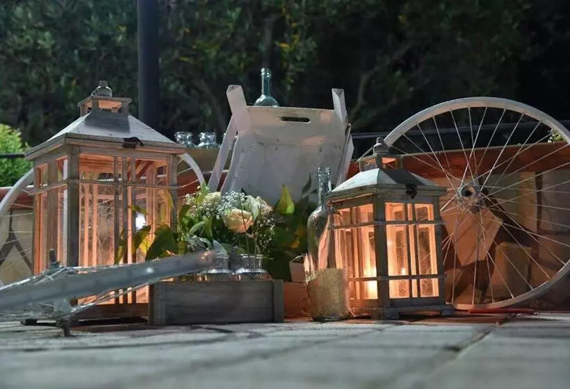 تختخواب و صبحانه Villa Milici