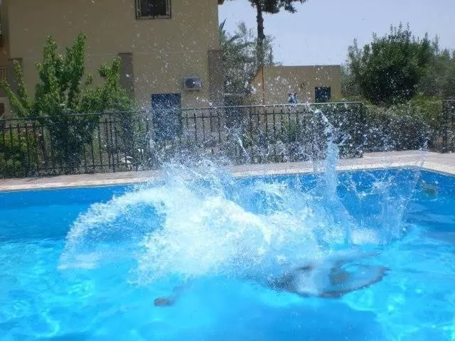 تختخواب و صبحانه Villa Milici