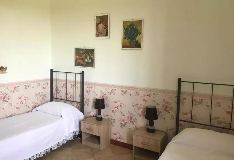 تختخواب و صبحانه Villa Milici