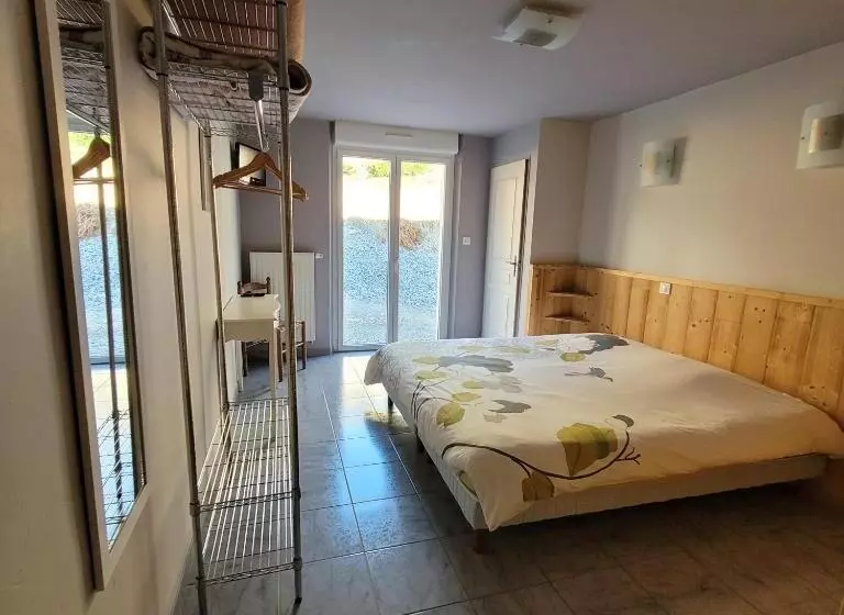 ホテル Du Lac Des Corbeaux