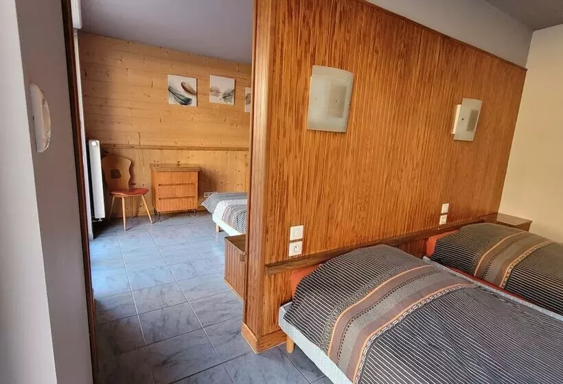 ホテル Du Lac Des Corbeaux