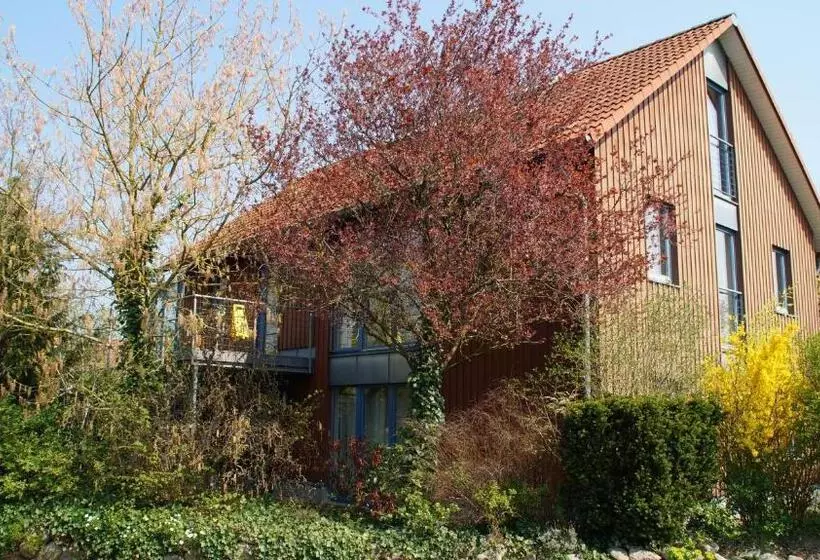 هتل Gästehaus/fewos/boardinghaus Lüneburg Süd