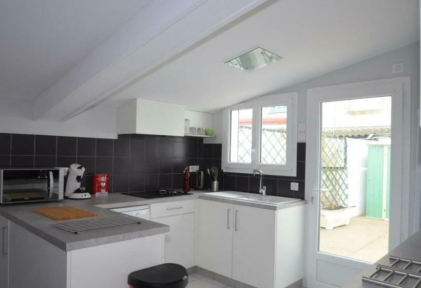 پانسیون Les Pénates