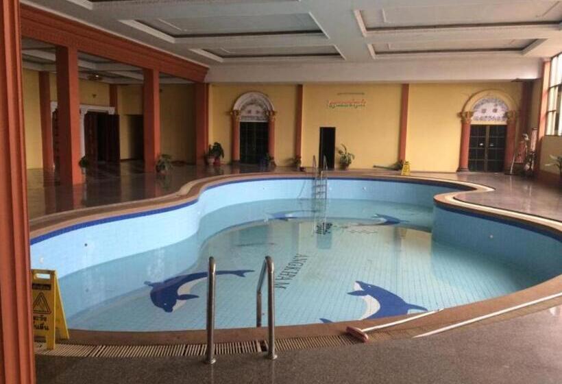 בית מלון כפרי Angkham