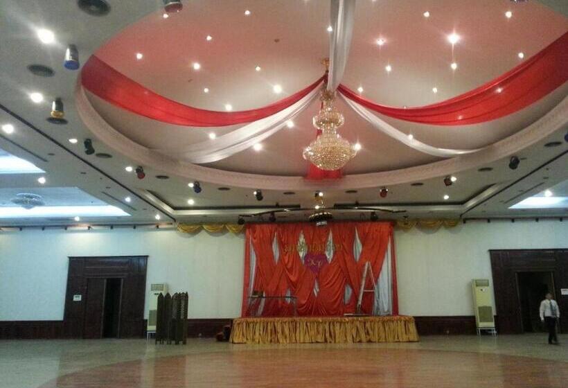 בית מלון כפרי Angkham