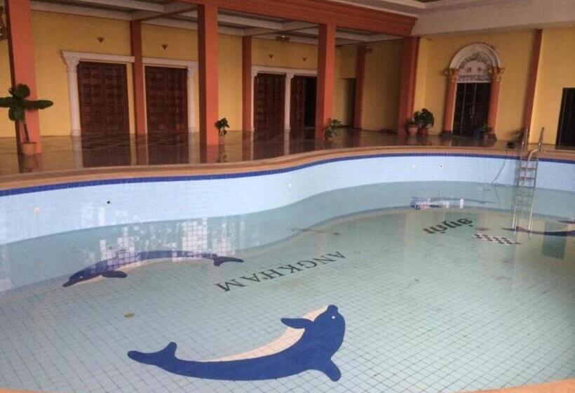 בית מלון כפרי Angkham