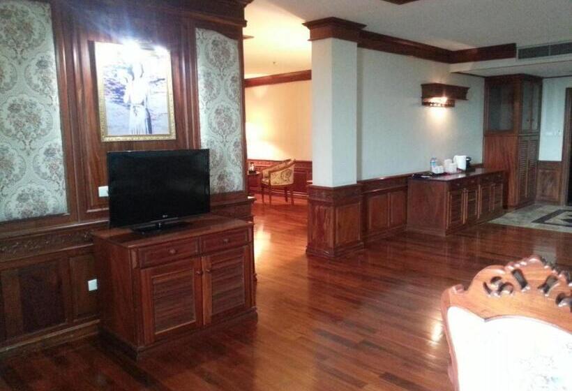 בית מלון כפרי Angkham