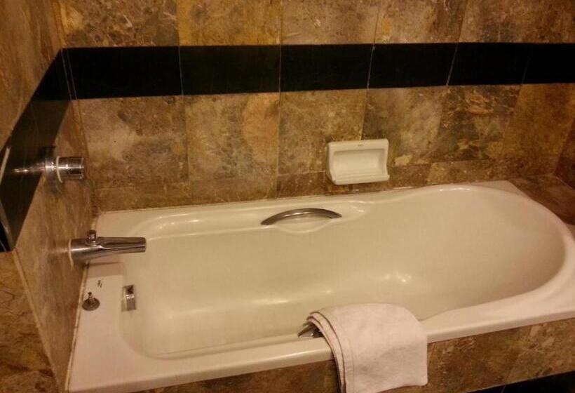 בית מלון כפרי Angkham