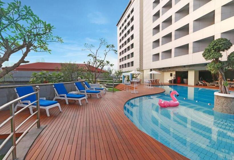 בית מלון כפרי Bidakara Jakarta