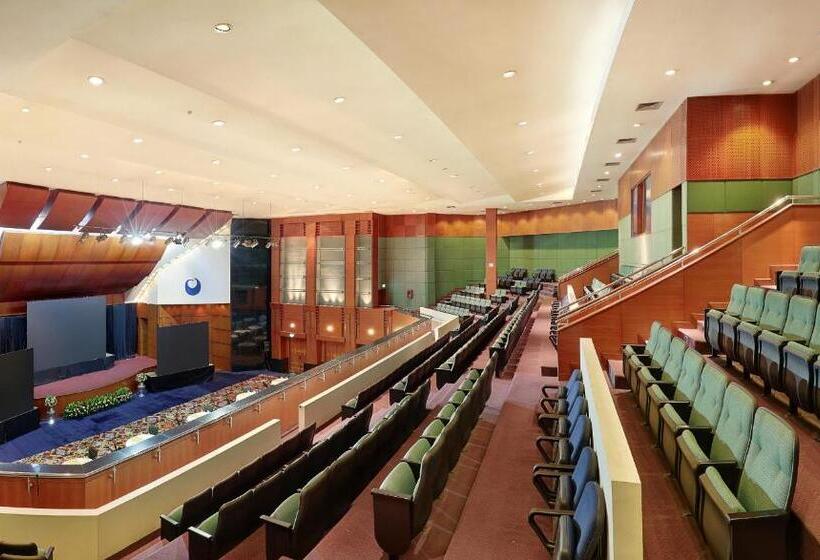 בית מלון כפרי Bidakara Jakarta