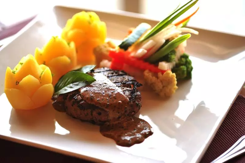 בית מלון כפרי Cocotinos Sekotong, A Boutique Beach Resort & Spa