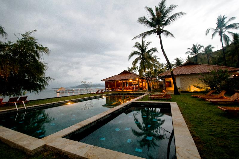 فندق Cocotinos Sekotong, A Boutique Beach Resort & Spa