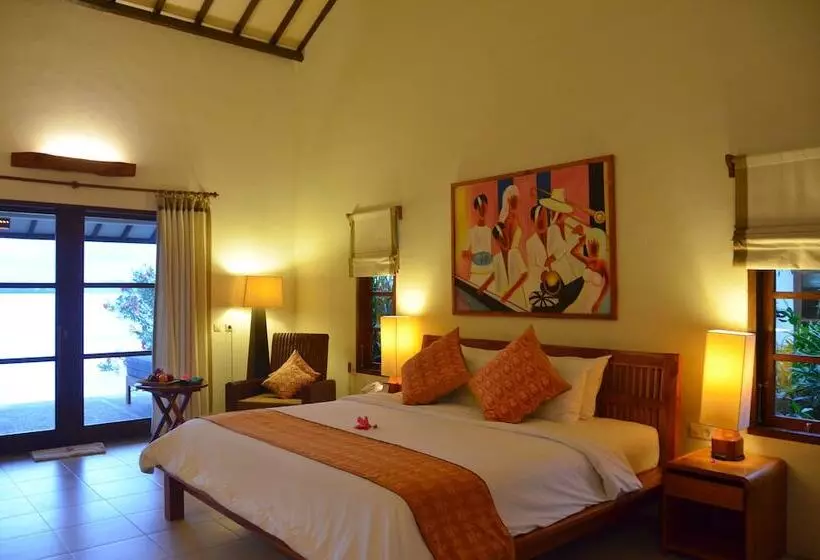 בית מלון כפרי Cocotinos Sekotong, A Boutique Beach Resort & Spa