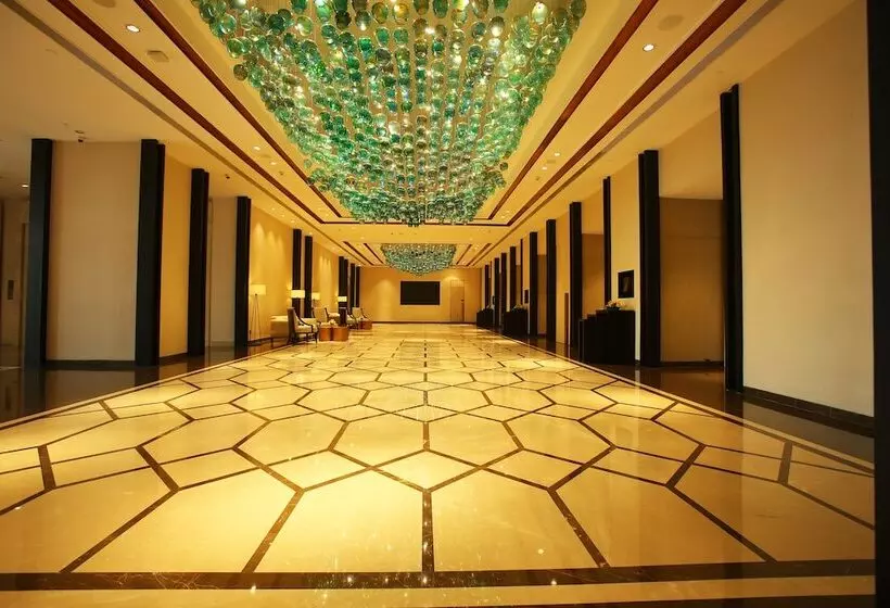 בית מלון כפרי Crowne Plaza New Delhi Mayur Vihar Noida, An Ihg