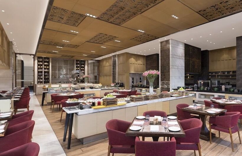 Hotel Crowne Plaza New Delhi Mayur Vihar Noida, An Ihg