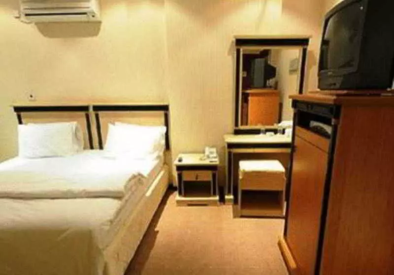 هتل Crystal Palace