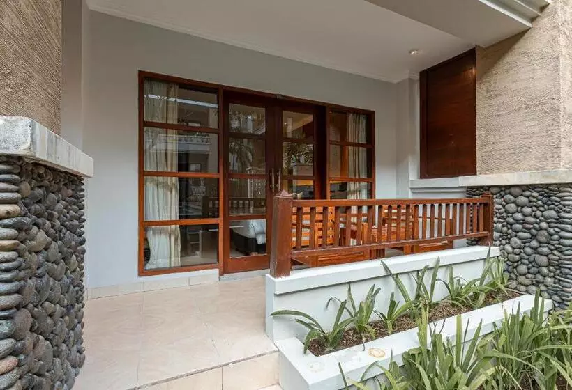 호텔 Fourteen Roses Beach