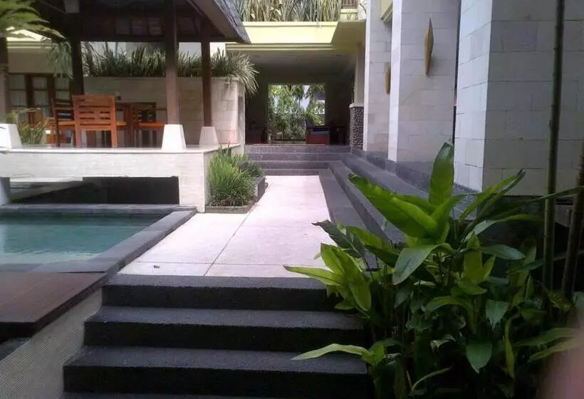 호텔 Fourteen Roses Beach