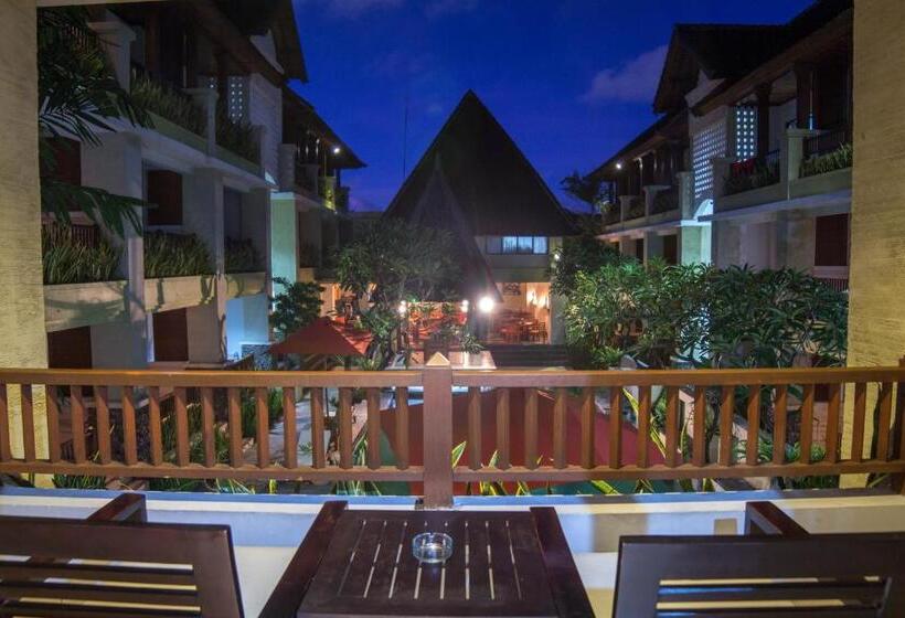 فندق Fourteen Roses Beach