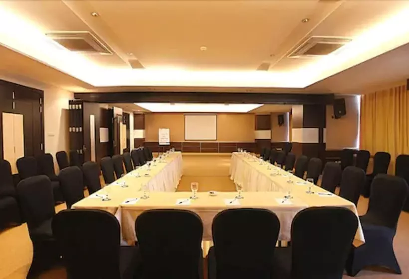 Golden Flower By Kagum Hotels