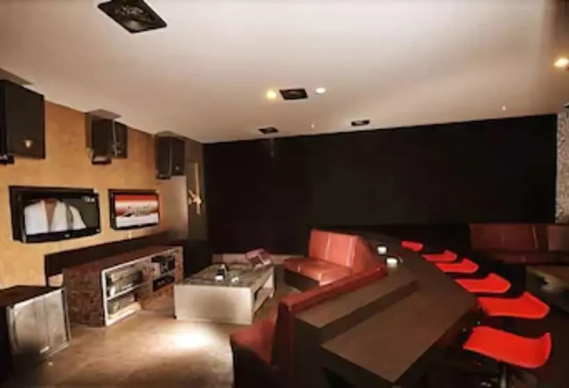 Golden Flower By Kagum Hotels