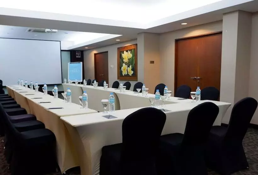 בית מלון כפרי Grand Ixora Kuta Resort