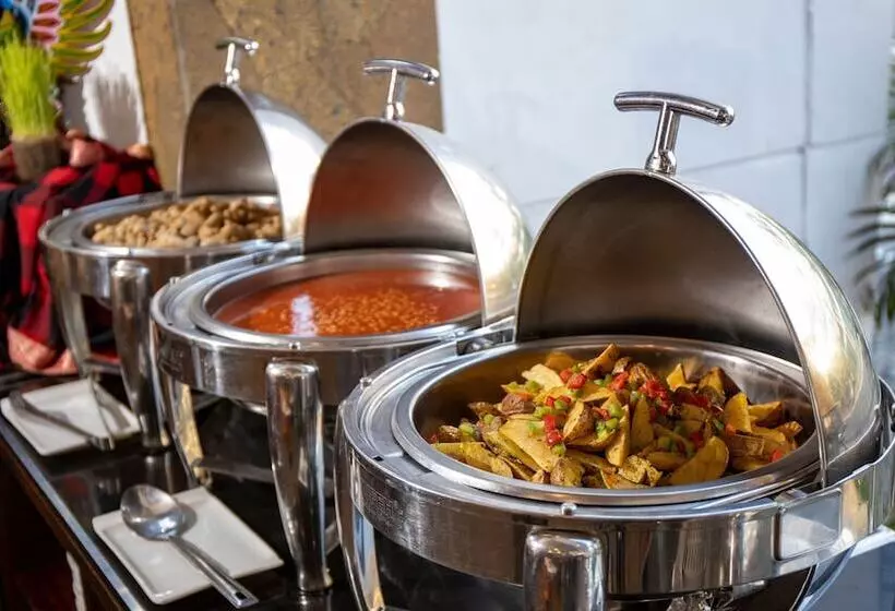 בית מלון כפרי Grand Ixora Kuta Resort