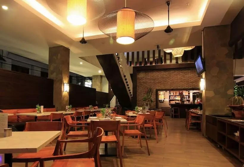 בית מלון כפרי Grand Ixora Kuta Resort