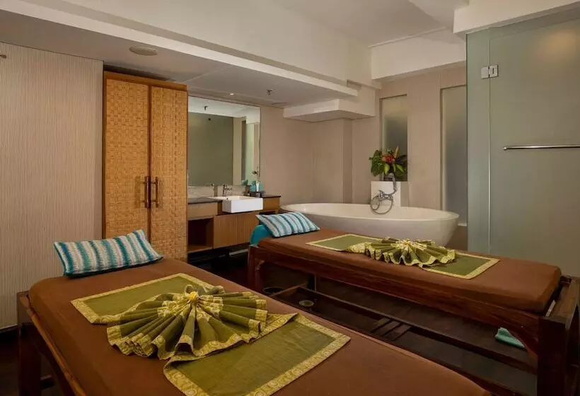 בית מלון כפרי Grand Ixora Kuta Resort