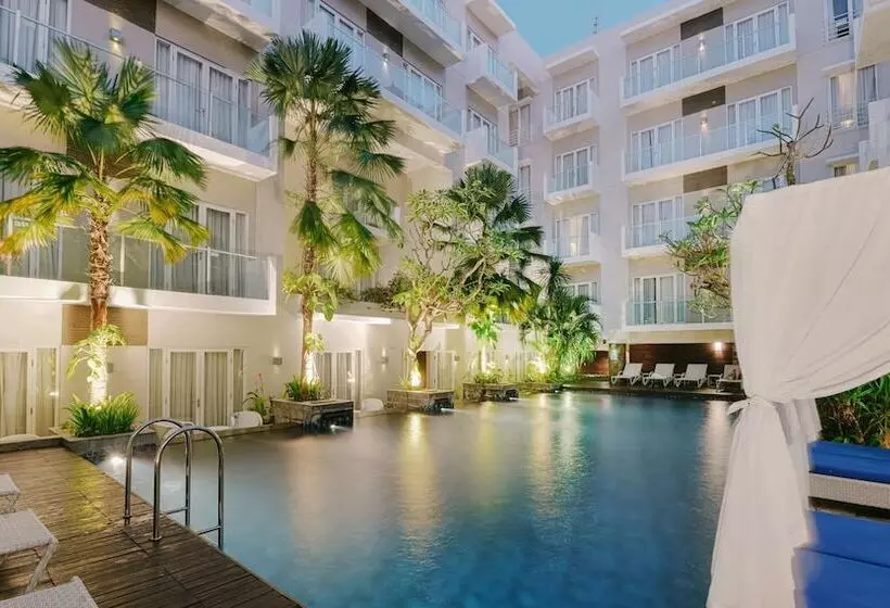 בית מלון כפרי Grand Ixora Kuta Resort