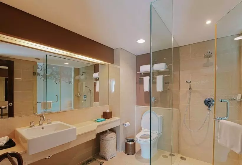 בית מלון כפרי Grand Ixora Kuta Resort