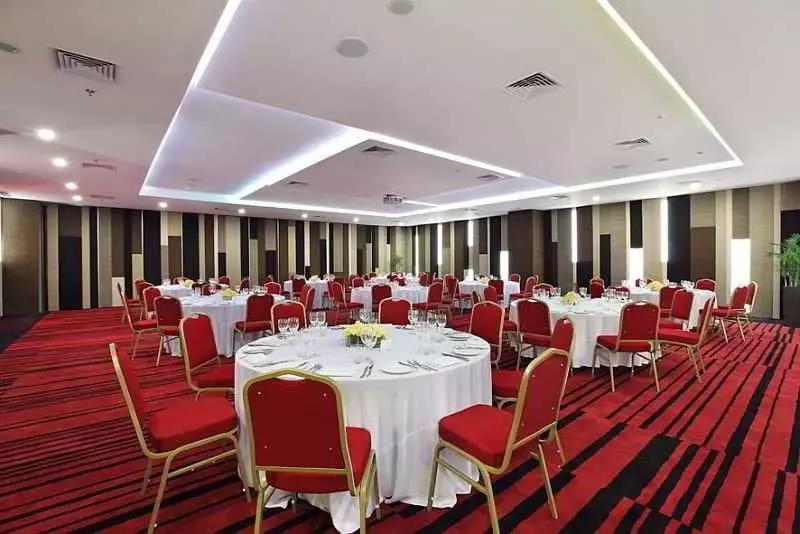 هتل Mercure Bali Harvestland Kuta