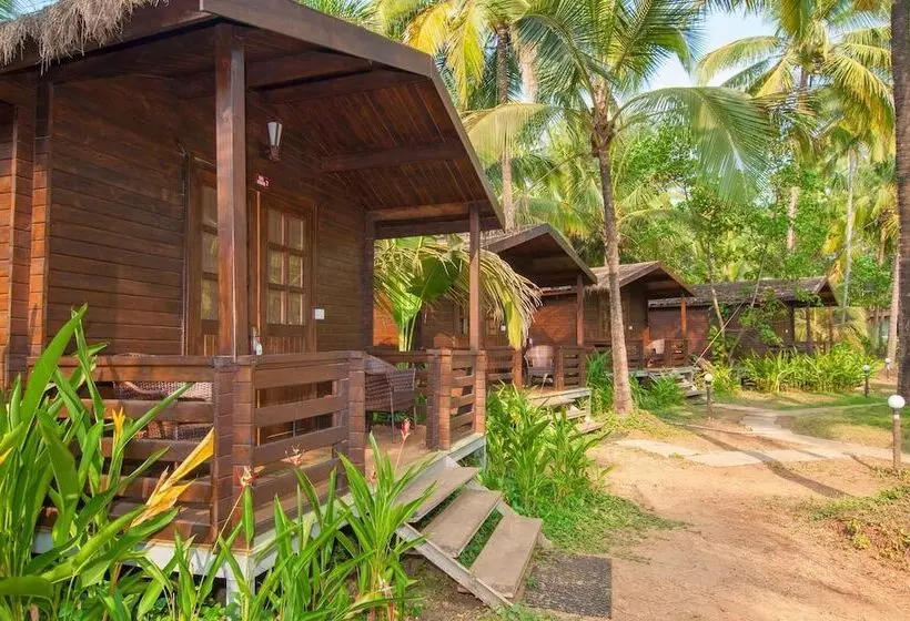 هتل Montego Bay Beach Village   Morjim