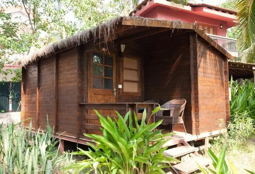 هتل Montego Bay Beach Village   Morjim