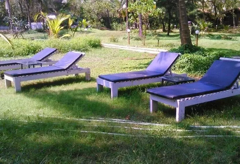 هتل Montego Bay Beach Village   Morjim