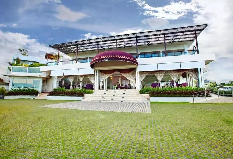 Отель Nusa Dua Retreat Boutique Villa Resort & Spa