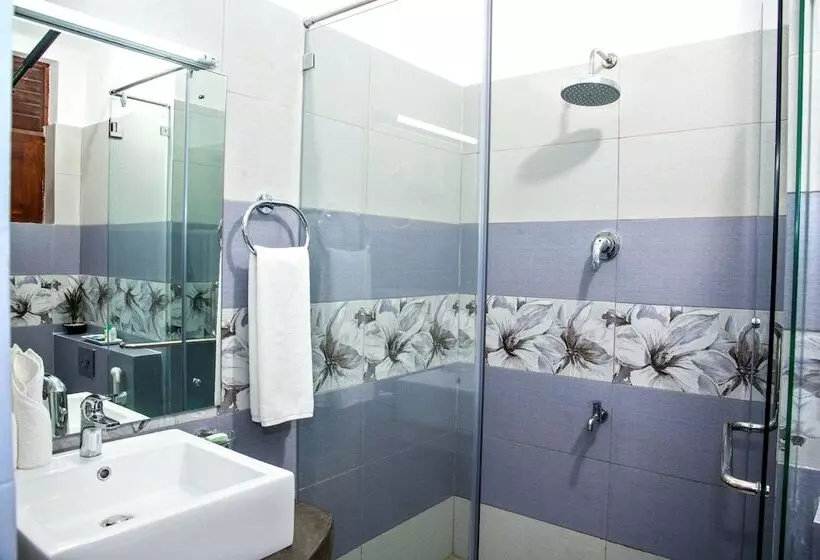 Отель Paradise Beach