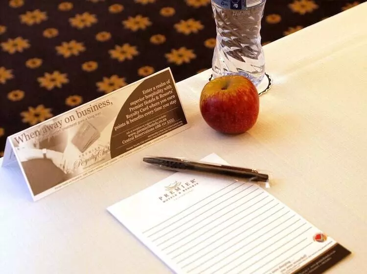 Отель Premier Splendid Inn Pinetown