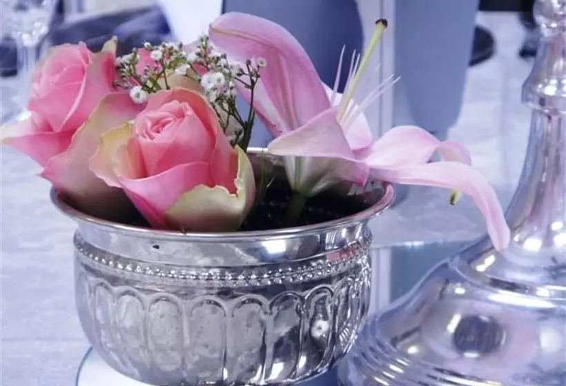 Отель Premier Splendid Inn Pinetown