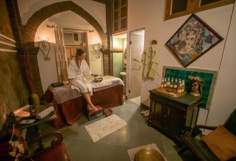 هتل Ranjit S Svaasa Amritsar