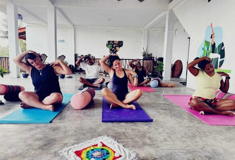 Отель Reef Garden Polhena