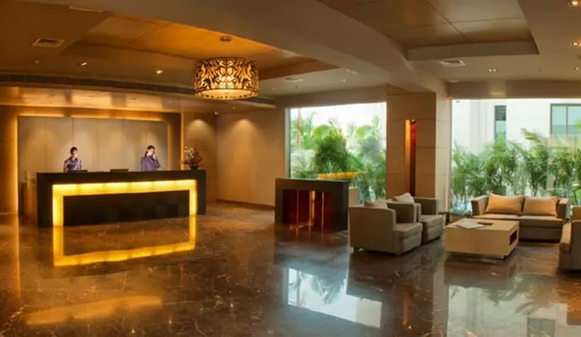 בית מלון כפרי Royal Orchid Central Vadodara