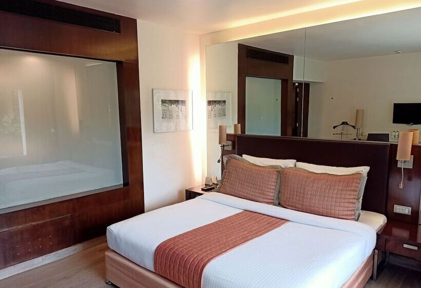 هتل St Laurn Koregaon Park Pune