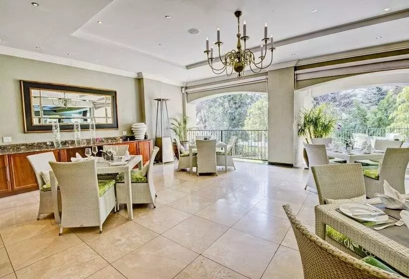 Отель The Marion On Nicol