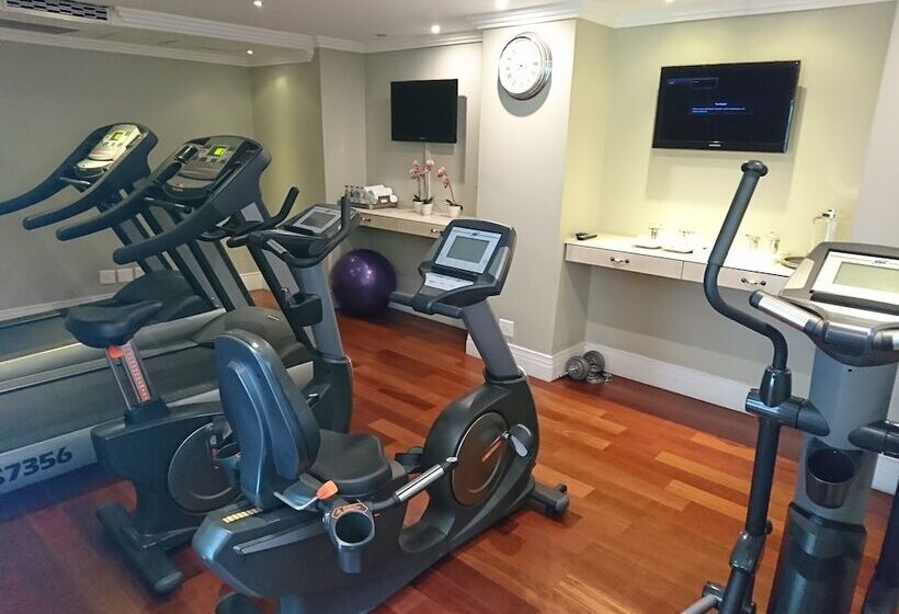 Отель The Marion On Nicol